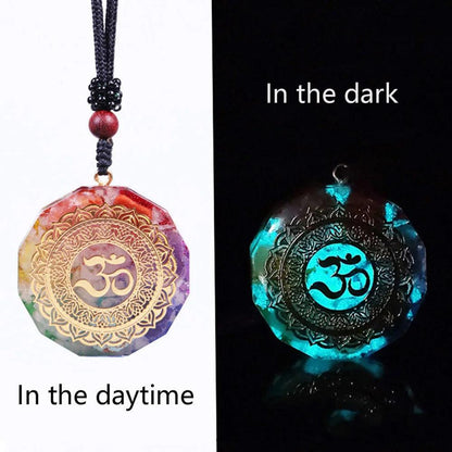 Pendentif Orgonite OM - Collier Géométrie Sacrée et Énergie Chakra pour Méditation