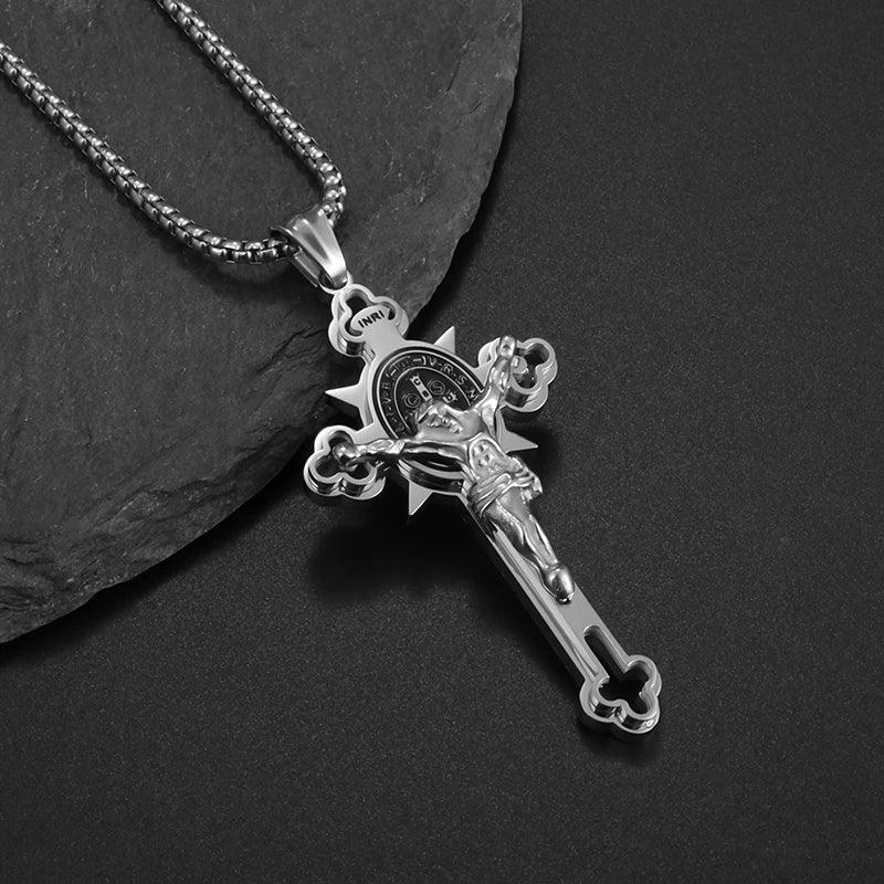 Collier Croix Inversée - Pendentif en Acier Inoxydable pour Pouvoir Spirituel et Mystique - Variante