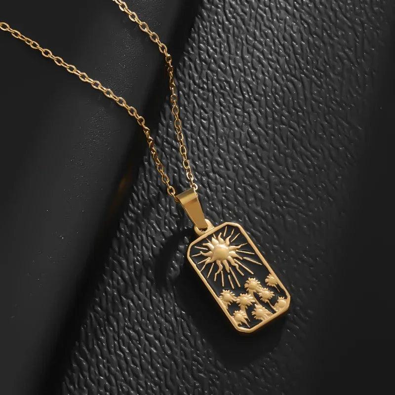 Collier Carte de Tarot en Acier Inoxydable - Pendentif Étoile et Soleil pour Femme - Variante