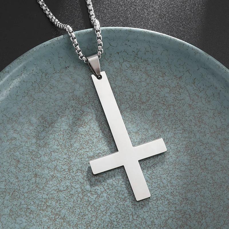 Collier Croix Inversée - Pendentif en Acier Inoxydable pour Pouvoir Spirituel et Mystique - Variante