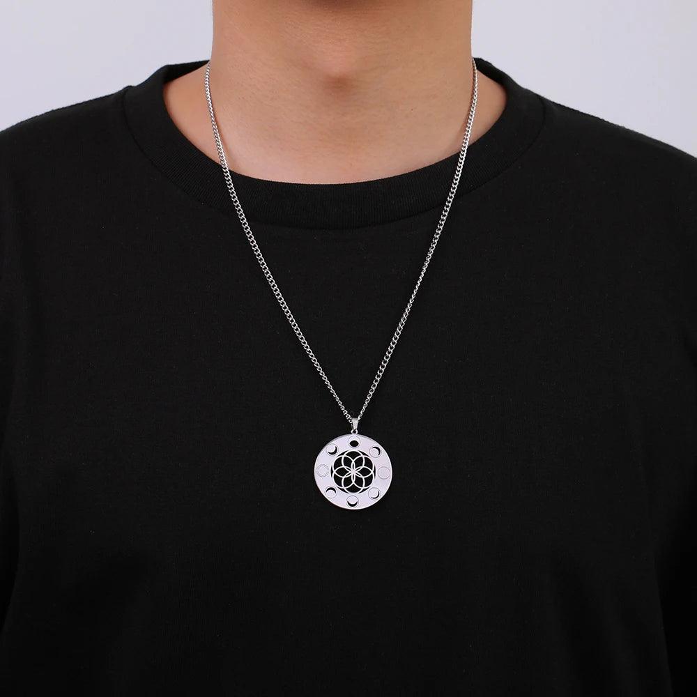 Collier Phase de Lune - Pendentif Géométrie Sacrée et Amulette Wiccan en Acier Inoxydable