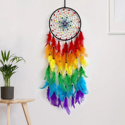 Attrape-Rêves en Plumes Colorées - Décoration Murale Artisanale pour Ambiance Mystique