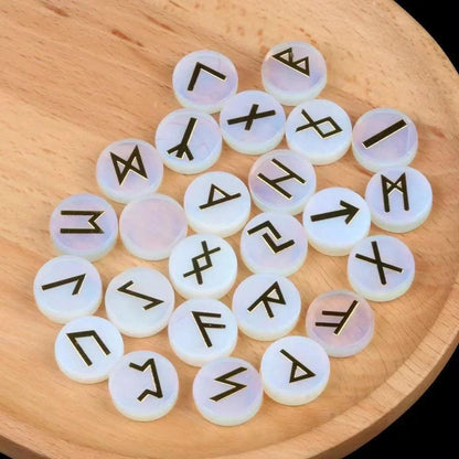 Ensemble d’Amulettes en Cristal Naturel - Runes et Symboles Sacrés - Divnation - Variante