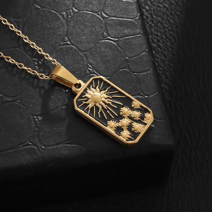 Collier Carte de Tarot en Acier Inoxydable - Pendentif Étoile et Soleil pour Femme