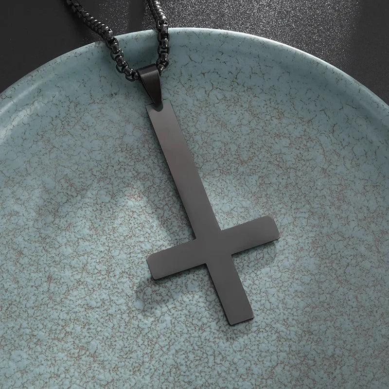 Collier Croix Inversée - Pendentif en Acier Inoxydable pour Pouvoir Spirituel et Mystique