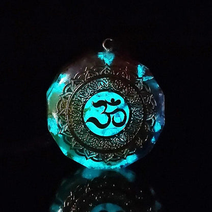 Pendentif Orgonite OM - Collier Géométrie Sacrée et Énergie Chakra pour Méditation